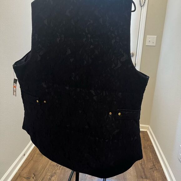 NWT Crown & Ivy Curvy Lace Vest – Navy Blue – Size 2x curvy - Picture 7 of 9